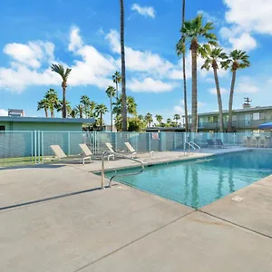 Apartment Modern Contemporary Ot With Heated Pool, Scottsdale