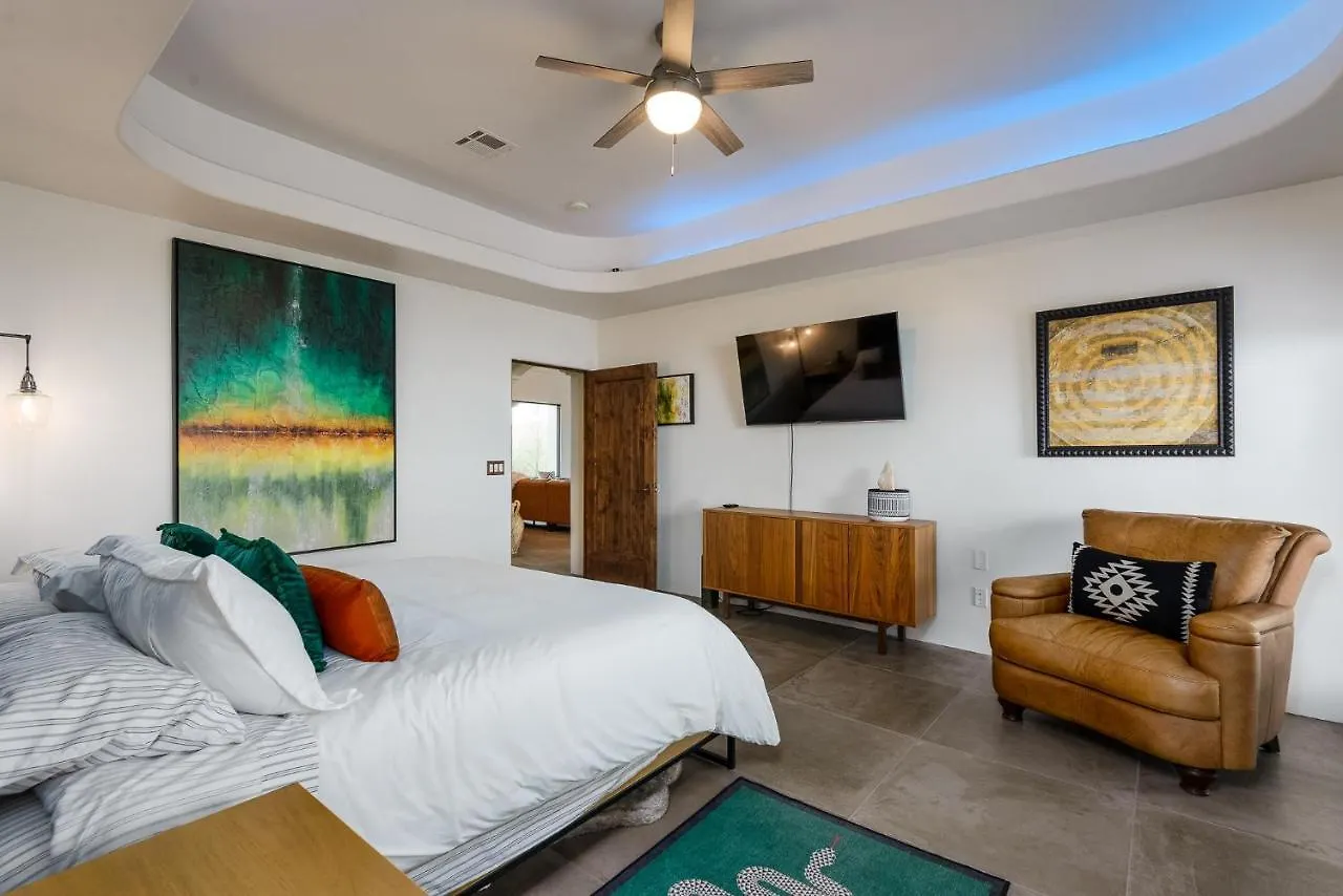 Four-Bedroom House Scottsdale Holiday home