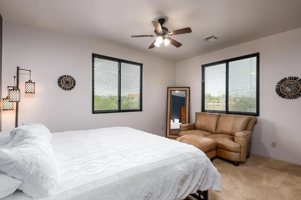 Holiday home Four-Bedroom House Scottsdale